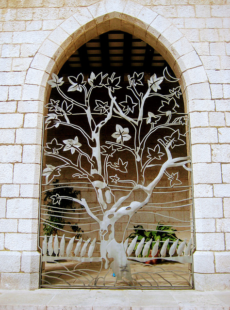 Gestaltung an der Kirche in Figueres