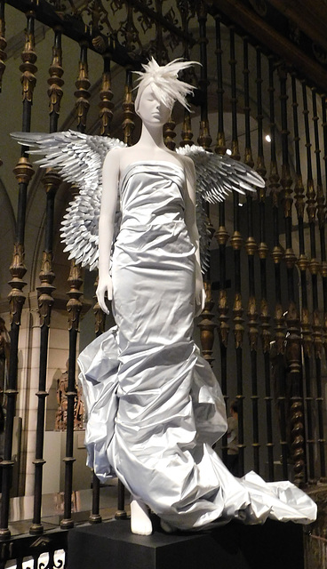 Ensemble by Thierry Mugler in the Metropolitan Museum of Art, September 2018