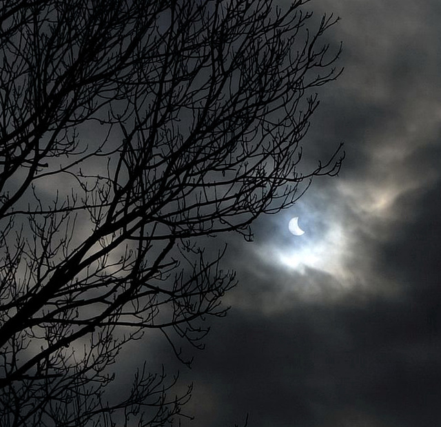 Eclipse: 30 minutes (1 of 3). Eclipse: 30 minutes (1 of 3).