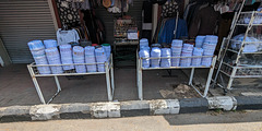 Étalage de chapeaux malaisiens / Malaysian hats street display