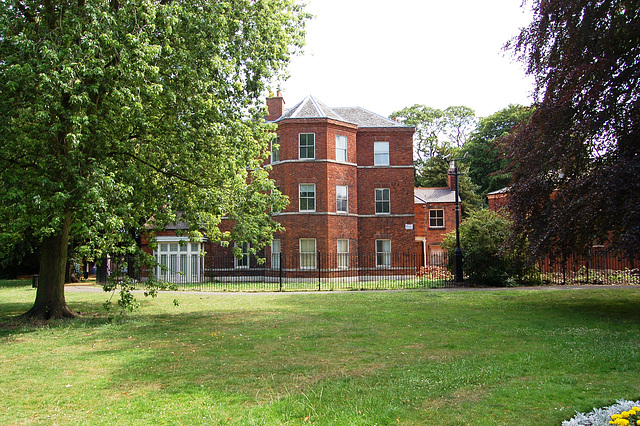 ipernity: Belgrave House, Leicester, Leicestershire - by A Buildings Fan