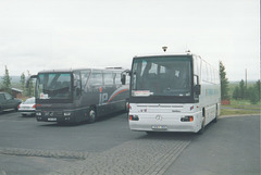 Iceland Excursions TH 881 and Guðmundur Jónasson Travel KN 155 at Geysir - 22 July 2002 (490-03)