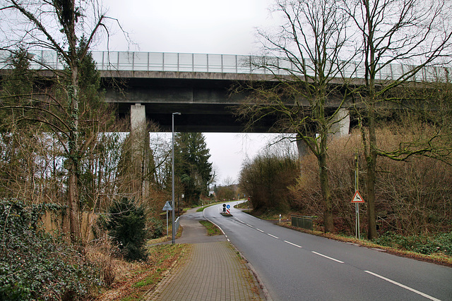 Oberdüsseler Weg, Autobahnbrücke der A535 (Wülfrath) / 15.01.2022