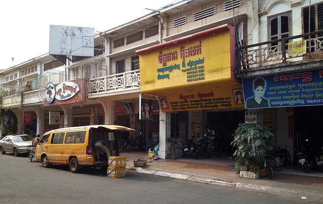 Déchargement / Unloading........ (Laos)