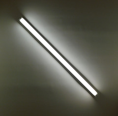 Diagonal of May 25, 1963 by Dan Flavin in the Metropolitan Museum of Art, January 2019