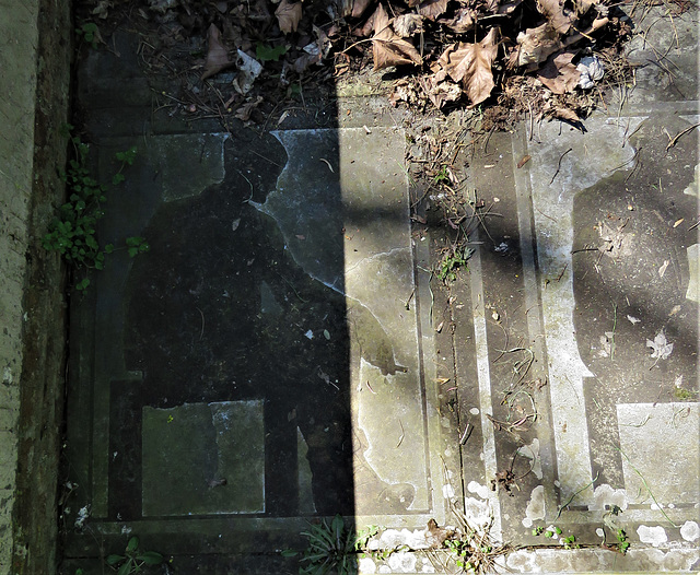 hertingfordbury church, herts, wounded soldiers on c20 paget memorial  (1)