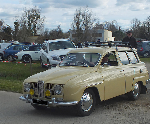 Saab 95 de 1959 (Vue à la bourse d'échange de Bergerac)