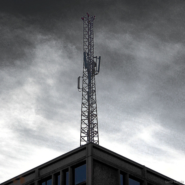 Antenna tower