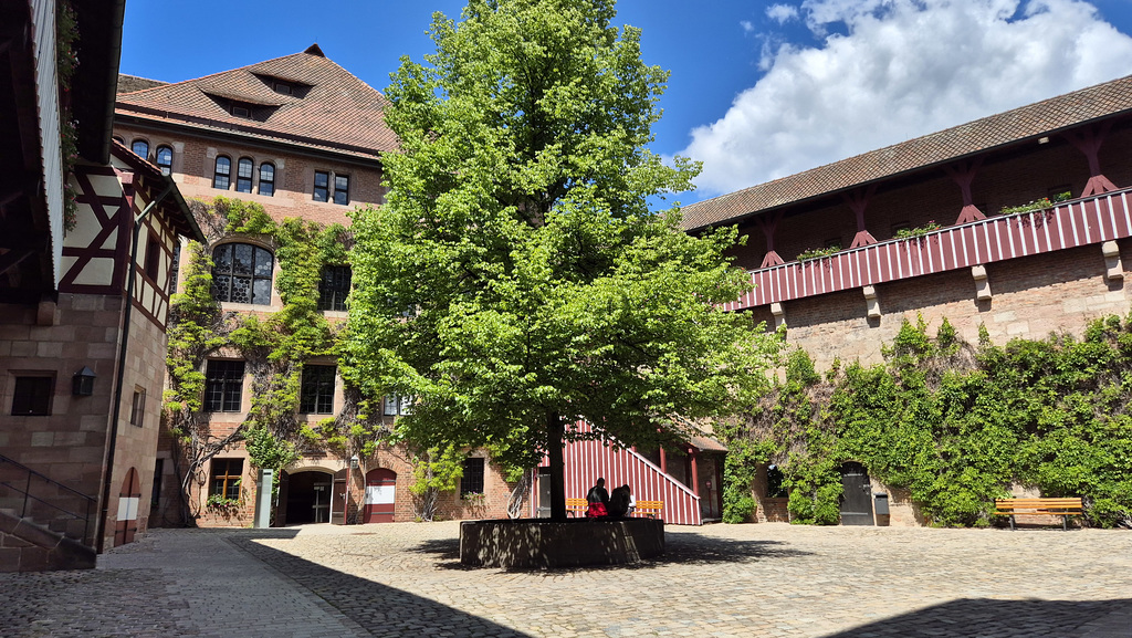 Kaiserburg Nürnberg - Innenhof der Kaiserburg