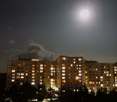 Gegenüber mit Stern und Mond um 22:20