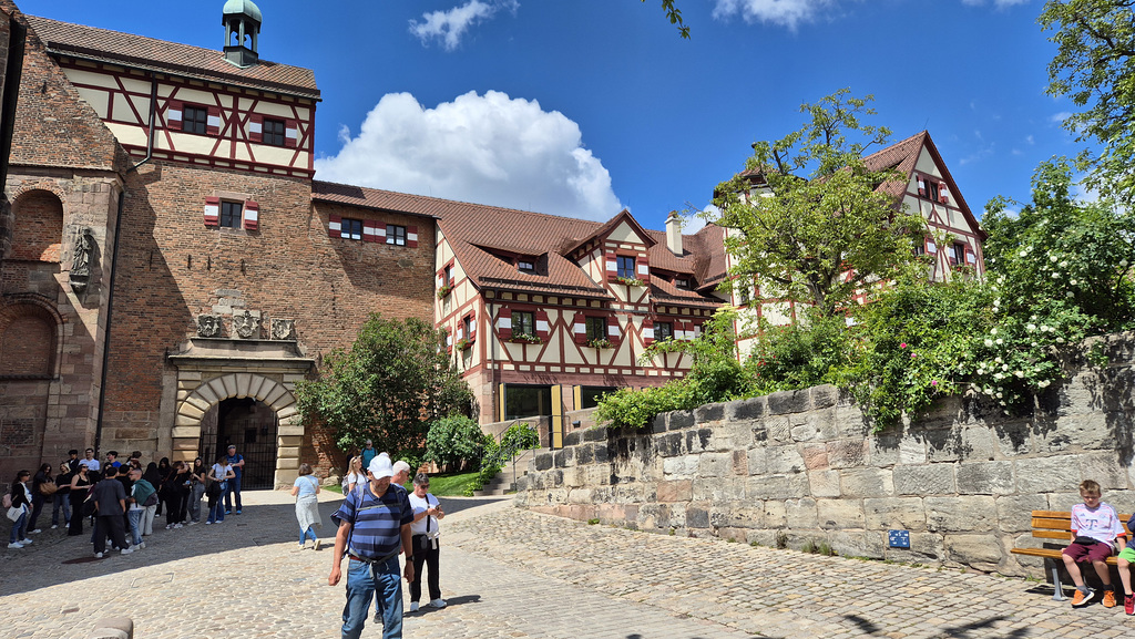 Kaiserburg Nürnberg - im äußeren Burghof