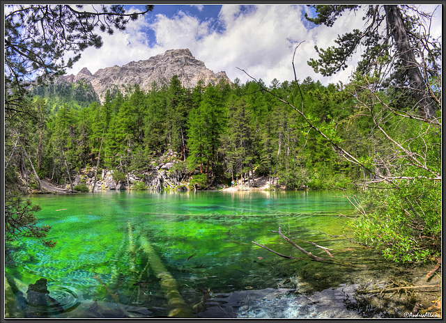 Verde smeraldo, lago verde
