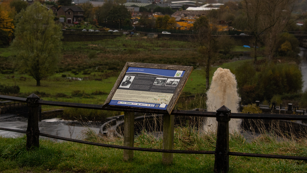 Bottoms Reservoir Noticeboard and Fountain