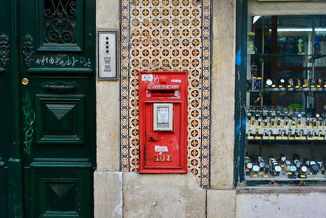 Lisbon 2018 – Wall postbox