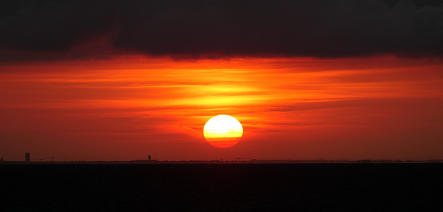 Il y a l'océan... le soleil et les nuages !