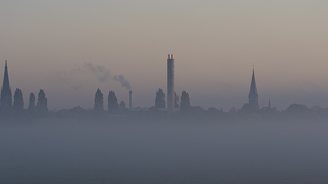 Die Sonne geht auf und der Nebel lichtet sich