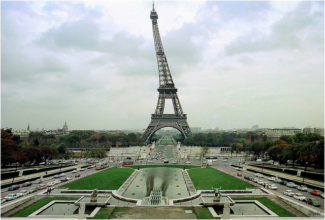 Tour Eiffel ... scanner d'une photo argentique ...