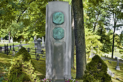 The Mark Twain Family Gravesite – Woodlawn Cemetery, Elmira, New York