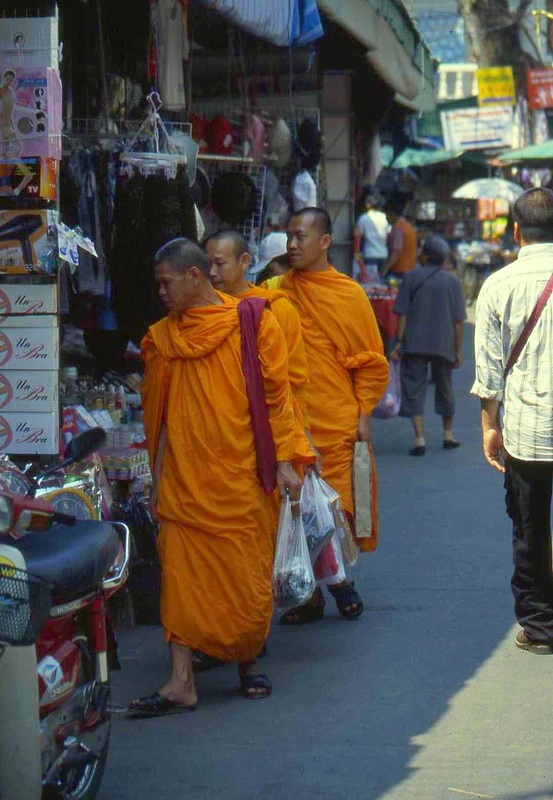 Mae Sai- Monks at the Market