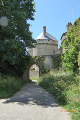 le chateau de LASSAY 1/3 le chateau de LASSAY 1/3