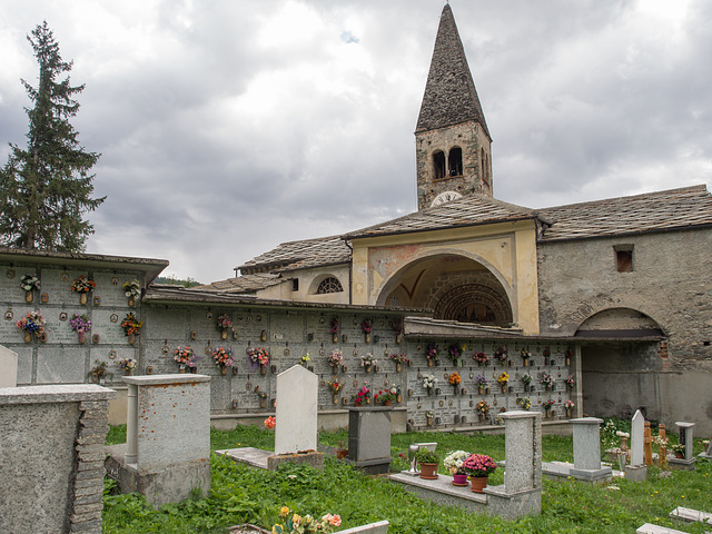 Chiesa di Santa Maria Assunta/ Friedhof