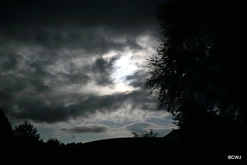 It looks like we could be in for a rough night...