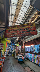 Prenez garde aux voleurs à la tire / Beware your pocket