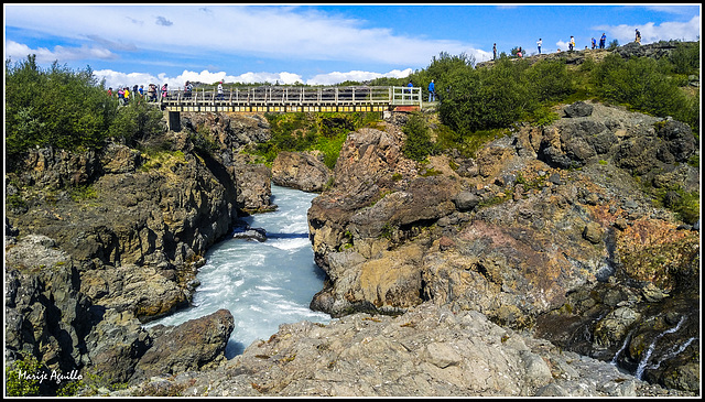 Pasarela sobre el Barnafoss