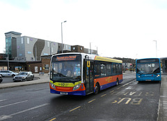Centrebus 568 (YX14 RWV) in Luton - 14 Apr 2023 (P1140965)