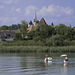 Blick vom See zur Ortschaft Greifensee (© Buelipix)