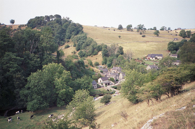 Looking down on Milldale and Viator Bridge at Milldale (Scan from August 1989)