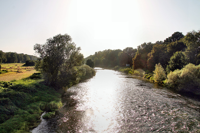 Die Ruhr von der Brücke Bethunestraße aus (Schwerte-Villigst) / 9.09.2023