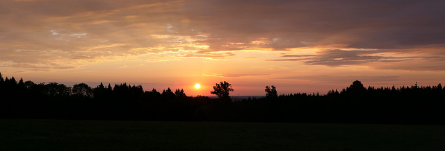 die Sonne geht auf