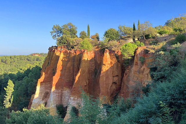 Les Roches Rouges du Roussillon