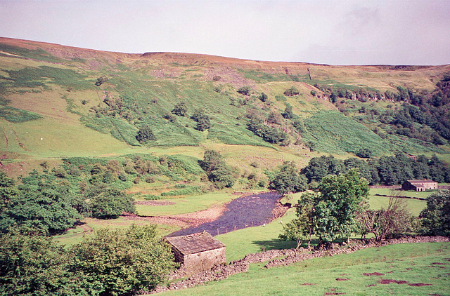 Looking South along the River Swale from opposite Swinner Gill (Scan from August 1993)