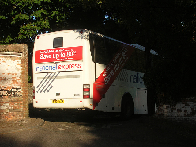 DSCN5687 Chenery FJ05 AOW (National Express livery) 25 May 2011