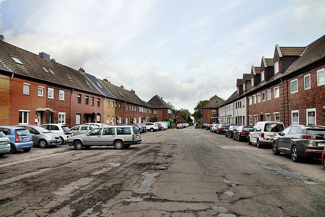 Peter-Zimmer-Straße (Moers-Hochstraß) / 3.10.2022