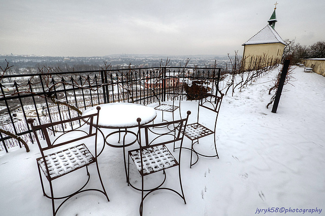 Snowy Table-cloth