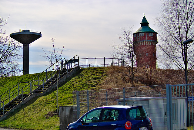 Gasometer zwischen Wassertürmen