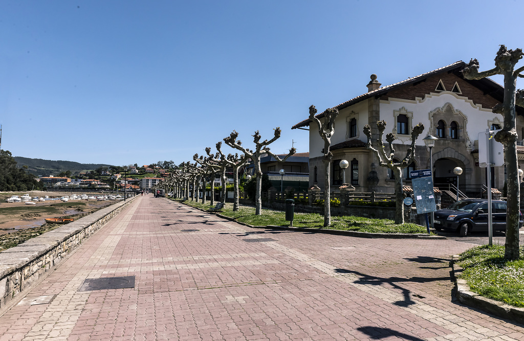 otro tramo del paseo junto a la ría de Plentzia