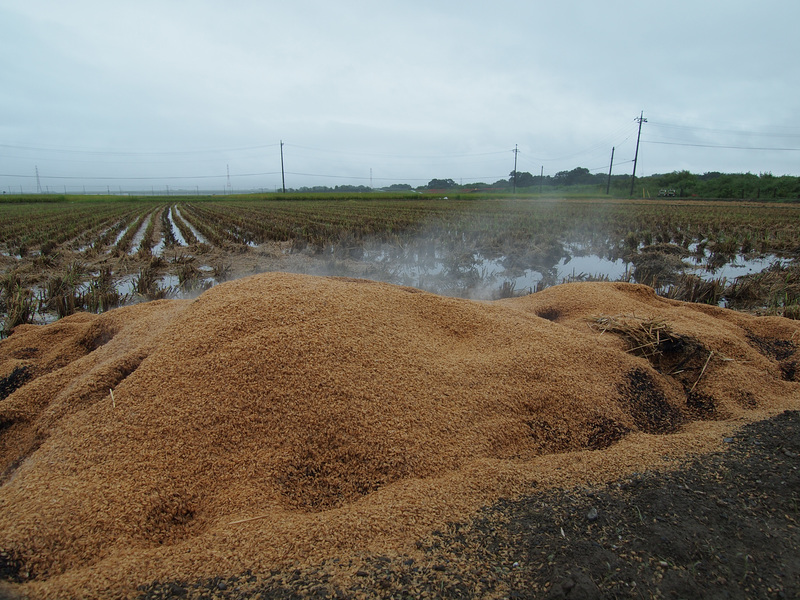 Slow-burning chaff