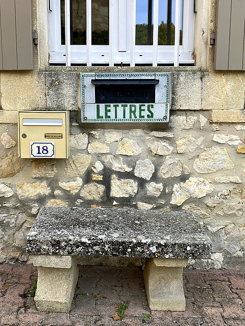 18 Lettres pour la Mairie de Mollans