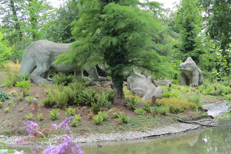 crystal palace dinosaurs, london