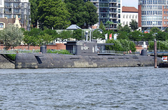 Aufgetauchtes russisches U-Boot