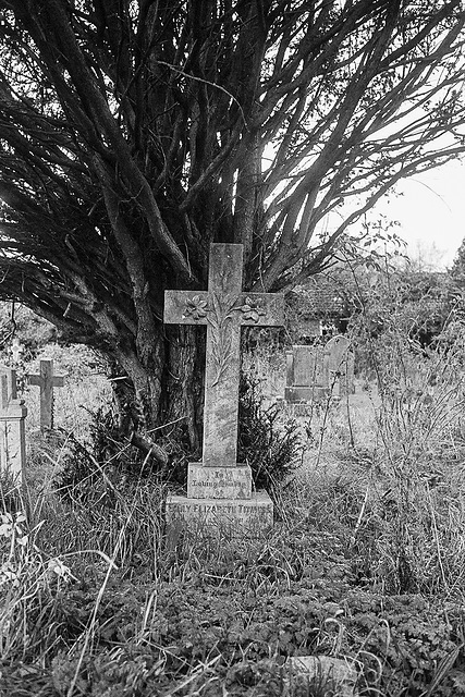 Pirton cross