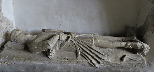 rampton church, cambs   (29) c14 effigy of knight , perhaps a de lisle tomb