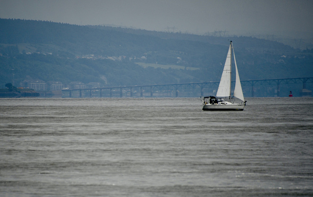 Voile sur le fleuve