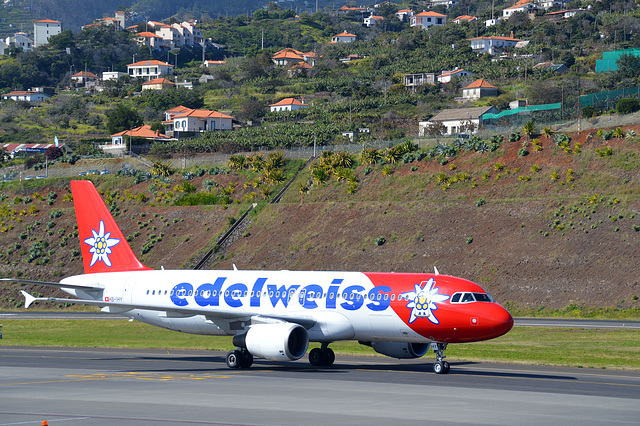 Gelandet, HB-IHY Edelweiss Air Airbus A320-214 - cn 947