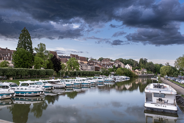 Dole - Jura - le port de plaisance