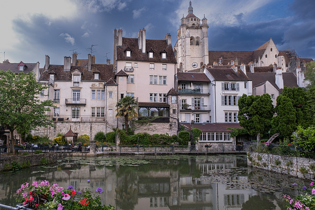 Dole - Jura - basilique Notre Dame - le canal des tanneurs - France